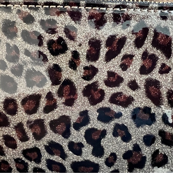 NWOT Gold/Leopard Wristlet - Picture 2 of 4